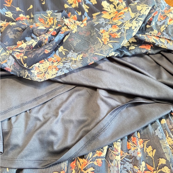 Westport Blue Dress with Ruffle Hem and off shoulder balloon sleeves sheer XL - Picture 8 of 8